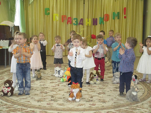 Поздравить мам и… не расплакаться