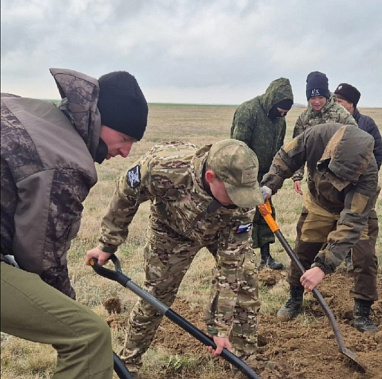 Егорлыкские поисковики обнаружили останки семи красноармейцев 