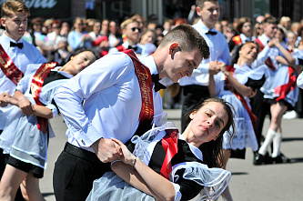 25 05 2024 Последний звонок в ростовской школе №75