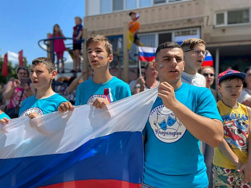 Ярко, громко и вкусно: на Дону отмечают День России