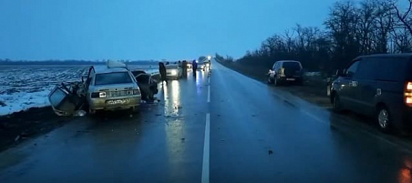 В Ростовской области на трассе погибли два водителя