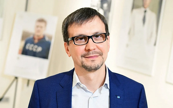 «Медиа — это бесконечная книжная полка...»