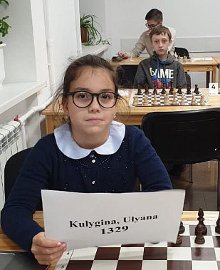Ульяна Кулыгина. Фото сделано перед Интернет турниром  в городском шахматном клубе Ростова накануне введения ограничительных мер из-за COVID-19