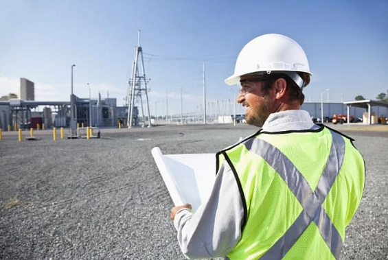 Средняя зарплата главного инженера в Ростове составляет 94 000 рублей в месяц