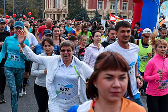По главной улице с пробежкой