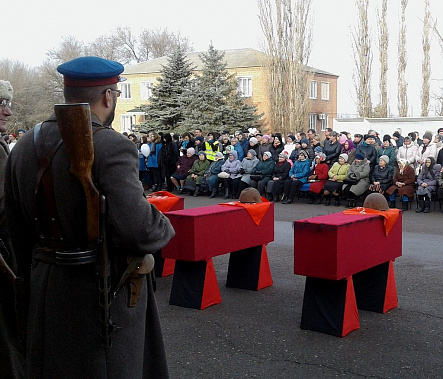 Кагальницкий район, село Васильево-Шамшево, перезахоронение бойцов, вахта памяти