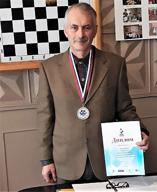 Олимпийский чемпион по шахматной композиции из Пролетарска Григорий Атаянц отвечает за проведение этапа международного турнира для решателей шахматных задач на своей территории
