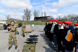 28 03 2026 Школьники Аксайского района с экскурсией побывали в 103 мотострелковом полку