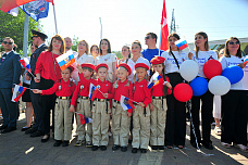 22 08 2025 Ростовчане развернули 60-метровый триколор в День государственного флага