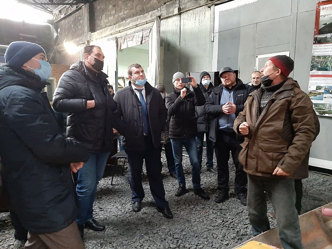 Активисты ТОС № 10 встретились с главой администрации Железнодорожного района Андреем КОСЕНКО, директором ООО «Геоэкопроект» Николаем АМИРЯНОМ и директором департамента автомобильных дорог и организации дорожного движения администрации Ростова-на-Дону Денисом ВОДОПЬЯНОВЫМ. И обсудили  вопросы строительства Западной хорды.