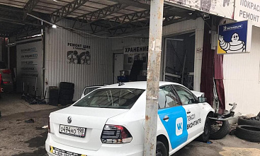 В Ростове-на-Дону машина «Такси Вконтакте» вылетела на тротуар — погиб пешеход