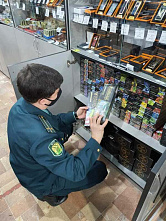 Более 4,6 тысяч пачек безакцизного табака нашли на аксайском рынке