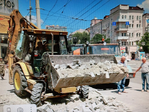 Дорожно-восстановительные работы на Буденновском проспекте. Источник фото: телеграм-канал А. Логвиненко
