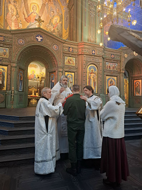  Настоятель главного храма ЮВО провёл службу в главном храме Вооруженных Сил России