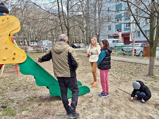 В Ростове-на-Дону продолжают благоустройство детских площадок