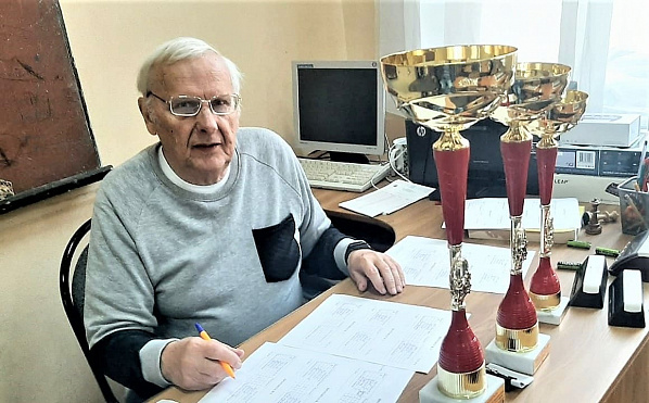 Главный арбитр мастер ФИДЕ Виктор Игнатов.