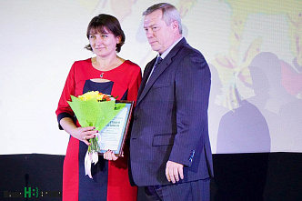 На вас земля держится