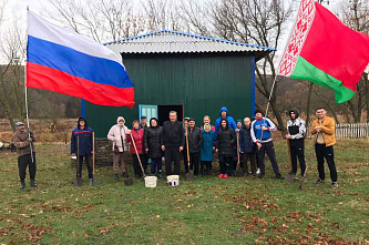 В Белокалитвинском районе высадили сквер Российско-Белорусской дружбы «Родина – Радзiма»
