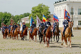 В Новочеркасске завершился 12-дневный конный переход в честь атамана Платова