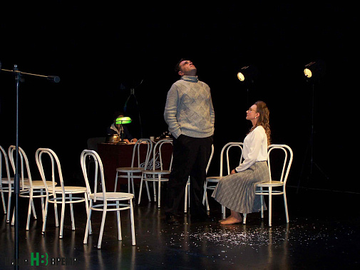 Виктор и Геля (артисты Евгений Фарапонов и Людмила Мелентьева).