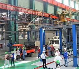 Донскому губернатору показали цифровой завод НЭВЗ