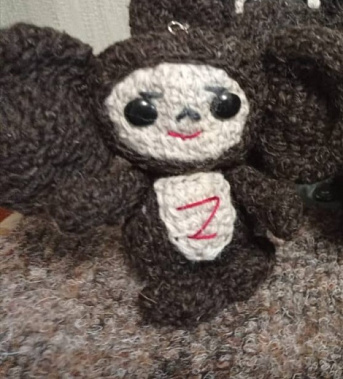 Наши бойцы на передовой попросили привезти Чебурашку в качестве талисмана 