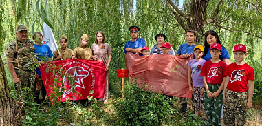 В Веселовском районе юнармейцы отряда «Пересвет» заложили Аллею Памяти