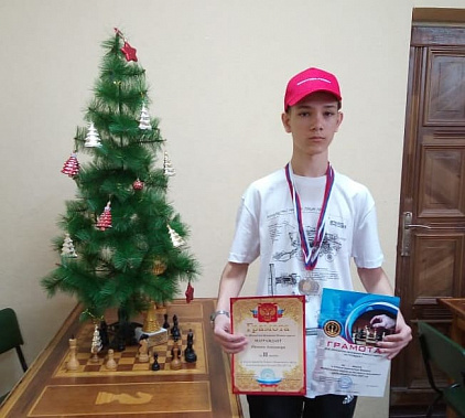 Шахматы: ростовский вундеркинд Александр Ивченко выиграл путевку в высшую лигу России
