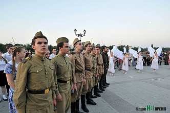 Вставай, страна огромная…