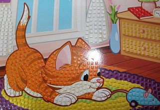 В Тацинском районе школьники организовали для мам выставку своих работ