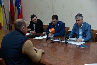 Не только жилищный вопрос: Алексей Логвиненко провел личный прием граждан