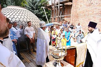В РостГМУ освящен купол и крест храма в честь иконы Божией Матери «Избавительница»