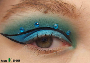 Школьница из Ростовской области делает арт-мейкап