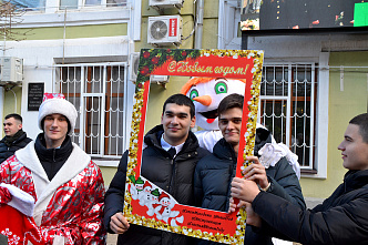 20 12 2024 В донской столице прошла акция «Снежинка доброты»