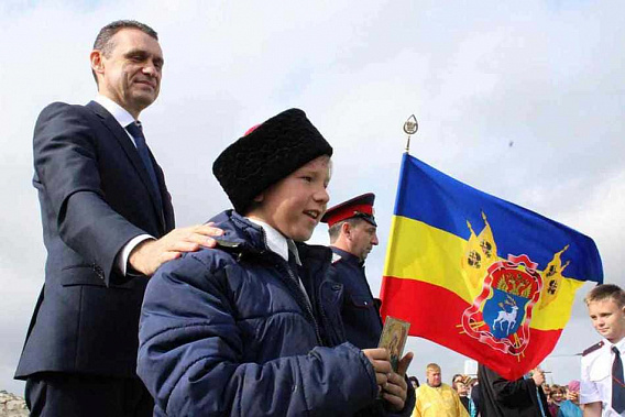 На открытии памятника присутствовал зам губернатора РО Михаил КОРНЕЕВ.