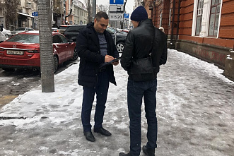 Донские дороги расчищают более трехсот машин, а вот дворники не успевают