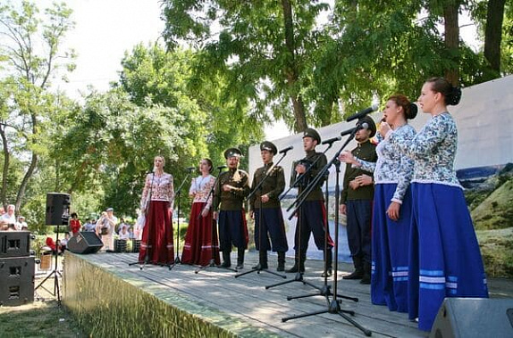 Массовый флешмоб по исполнению старинных казачьих песен пройдет в Старочеркасской 16 июля