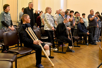 07 11 2025 Ростовскому госпиталю для ветеранов войн подарили концерт и библиотеку