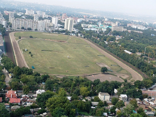 Градостроительная комиссия областного правительства наложила ограничения на застройку территории, занимаемой сегодня Ростовским ипподромом
