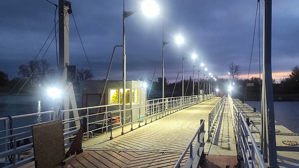 Для участников СВО и членов их семей установлен бесплатный проезд по наплавному мосту через Северский Донец