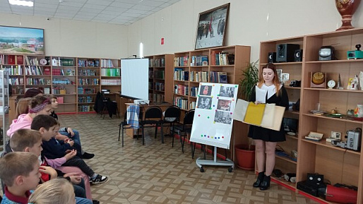 В Зверево собрали газеты, книги и вещи из СССР