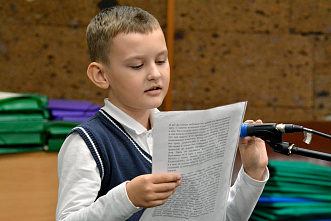 Дарья Цыба из Азова вошла в число победителей конкурса эссе и рассказов. А на церемонии награждения поразила всех мастерским исполнением казачьей песни.