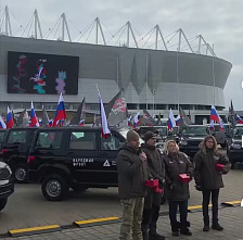 Народный фронт в Ростове-на-Дону передал сегодня военным более ста машин