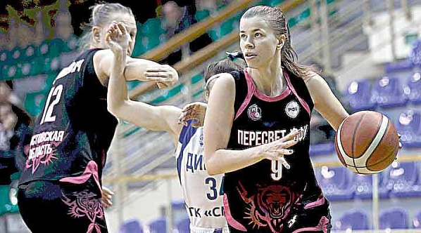 С мячом – белорусская защитница БК «Пересвет-ЮФУ» Мария АДАЩИК. Фото с сайта БК «Пересвет-ЮФУ»