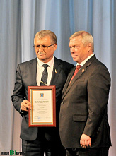 Комсомольская юность наша