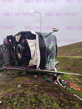 В Аксайском районе сегодня опрокинулся автобус