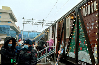 В Ростов приехал новогодний поезд из Великого Устюга 