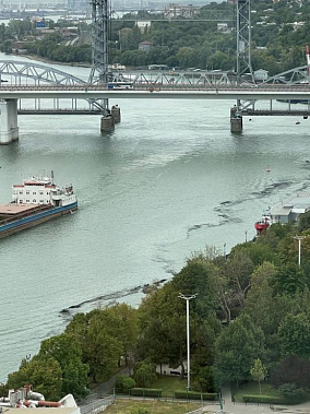 Ростовчане заметили черные волны на Дону в районе Темерницкого моста 