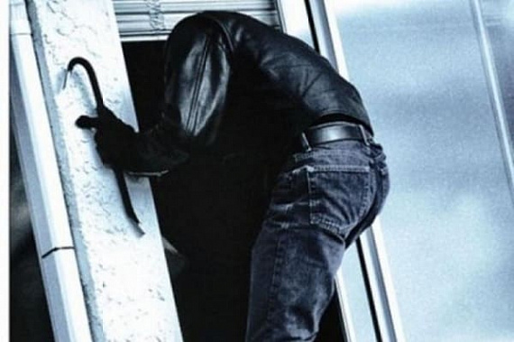 В Советском районе Ростова поймали 49-летнего форточника