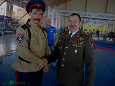 На татами – «перначата»...